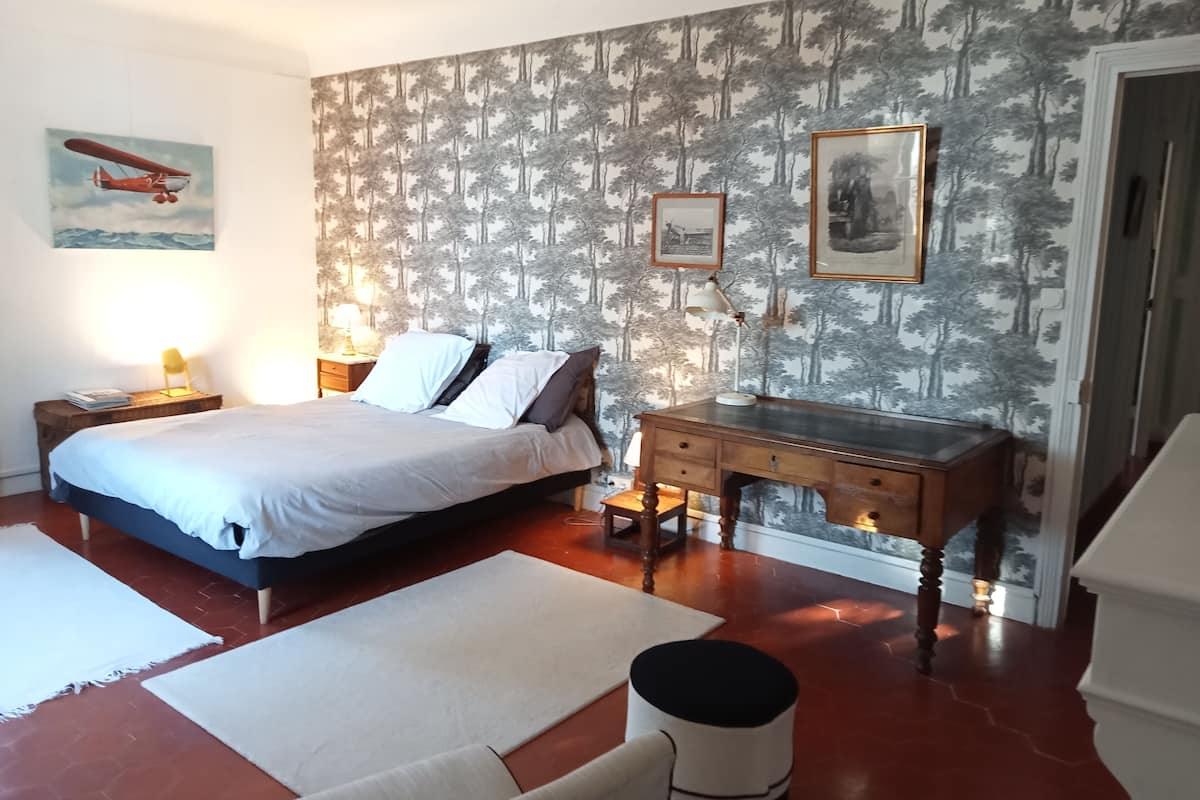 Traditional Double Room | Individually decorated, individually furnished, desk, free WiFi