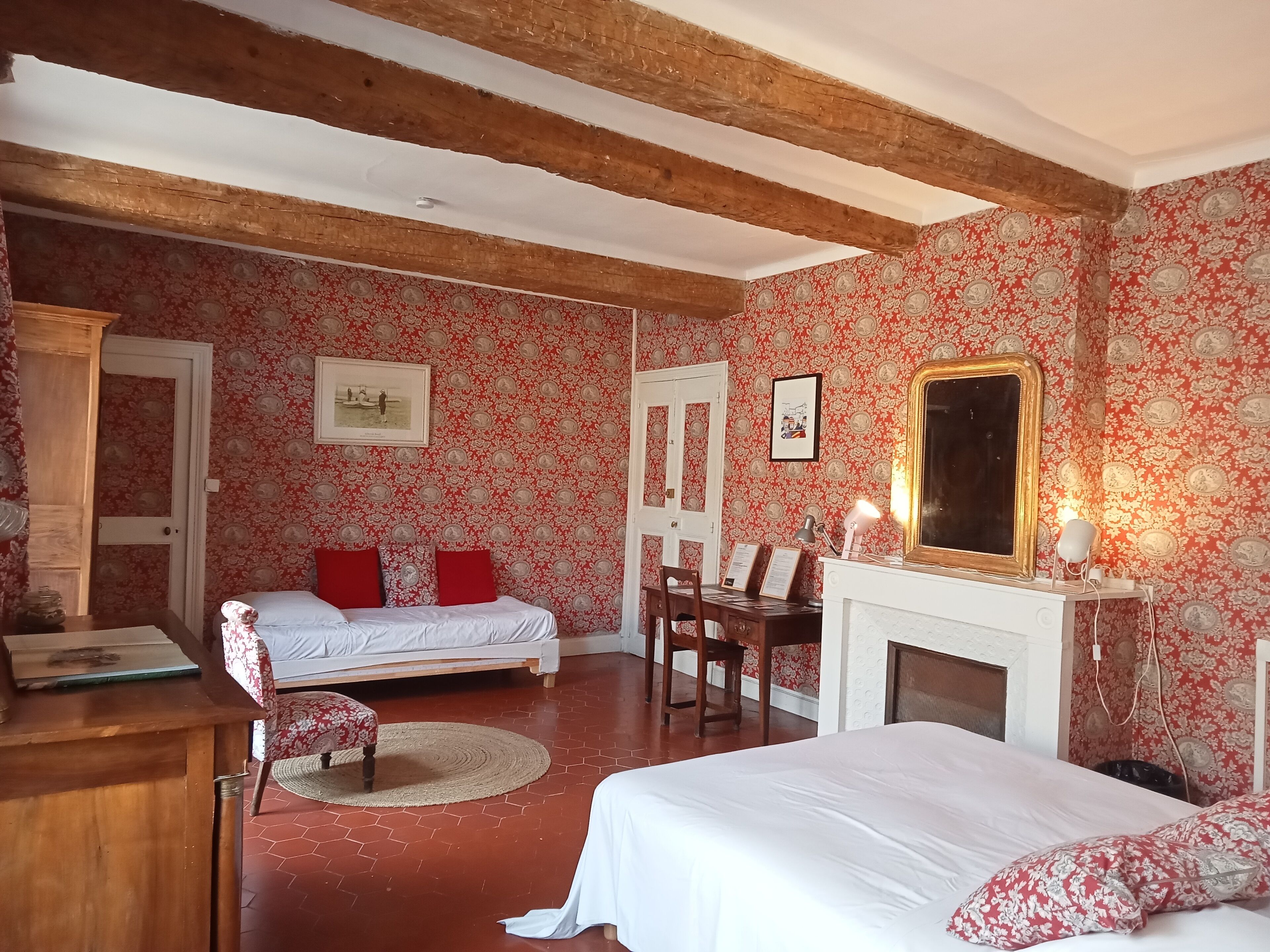 Classic Double Room | Individually decorated, individually furnished, desk, laptop workspace