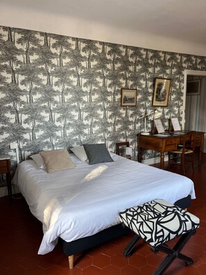 Traditionelt dobbeltværelse | Individuelt design, individuel indretning, skrivebord