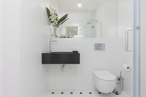 Apartment, 1 Bedroom, Balcony | Bathroom | Shower, towels, soap, shampoo - Bracka Fashion Apartment by Renters (Warsaw)