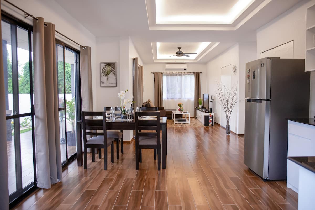 Comfort Villa | 1 bedroom, premium bedding, blackout drapes, free WiFi