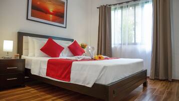 Premium bedding, blackout drapes, WiFi (free)