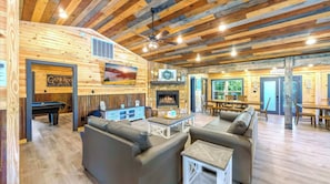 Smart TV, fireplace, video games, stereo - Poolside at Autumn Woods: Indoor pool, Theater, and Arcade! (Sevierville)