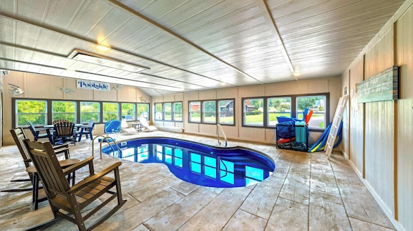 Innenpool, beheizter Pool