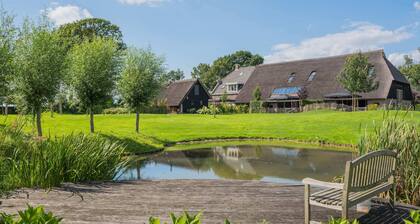 Grandeur Farmhouse in Dwingeloo at a National Park