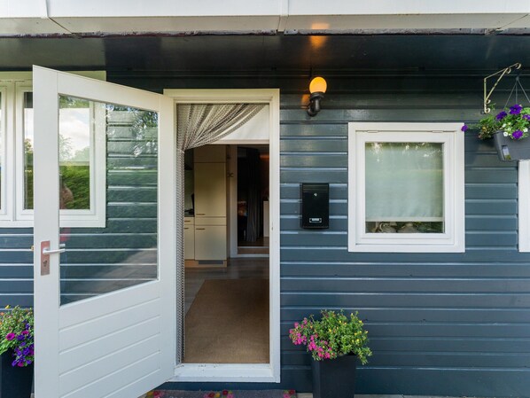 House | Reception - Lovely Wooden Chalet With Garden in Reutum (Reutum)