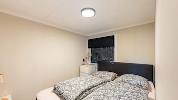 2 bedrooms, individually furnished, bed sheets