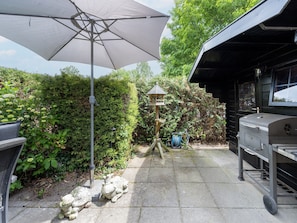 House | Balcony - Lovely Wooden Chalet With Garden in Reutum (Reutum)