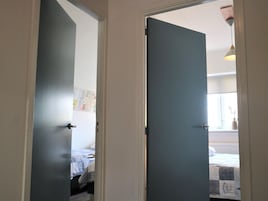 アパートメント | 2 室のベッドルーム、客室ごとに異なるインテリア、ベッドシーツ