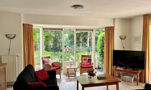 House | Living room - Holiday Home Buitenplaats Berg With 5 Rooms (Lemele)