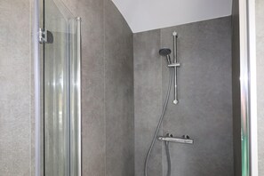 House | Bathroom