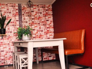 Chalet | Dining - Peaceful Chalet Close to Norg (Haulerwijk)