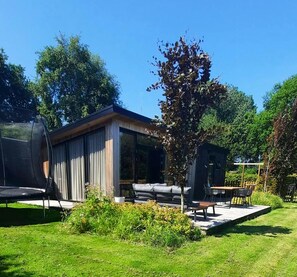 Chalet | Exterior - Peaceful Chalet Close to Norg (Haulerwijk)