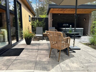 Wellness Retreat With Private Hot Tub