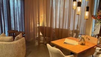 House | Dining