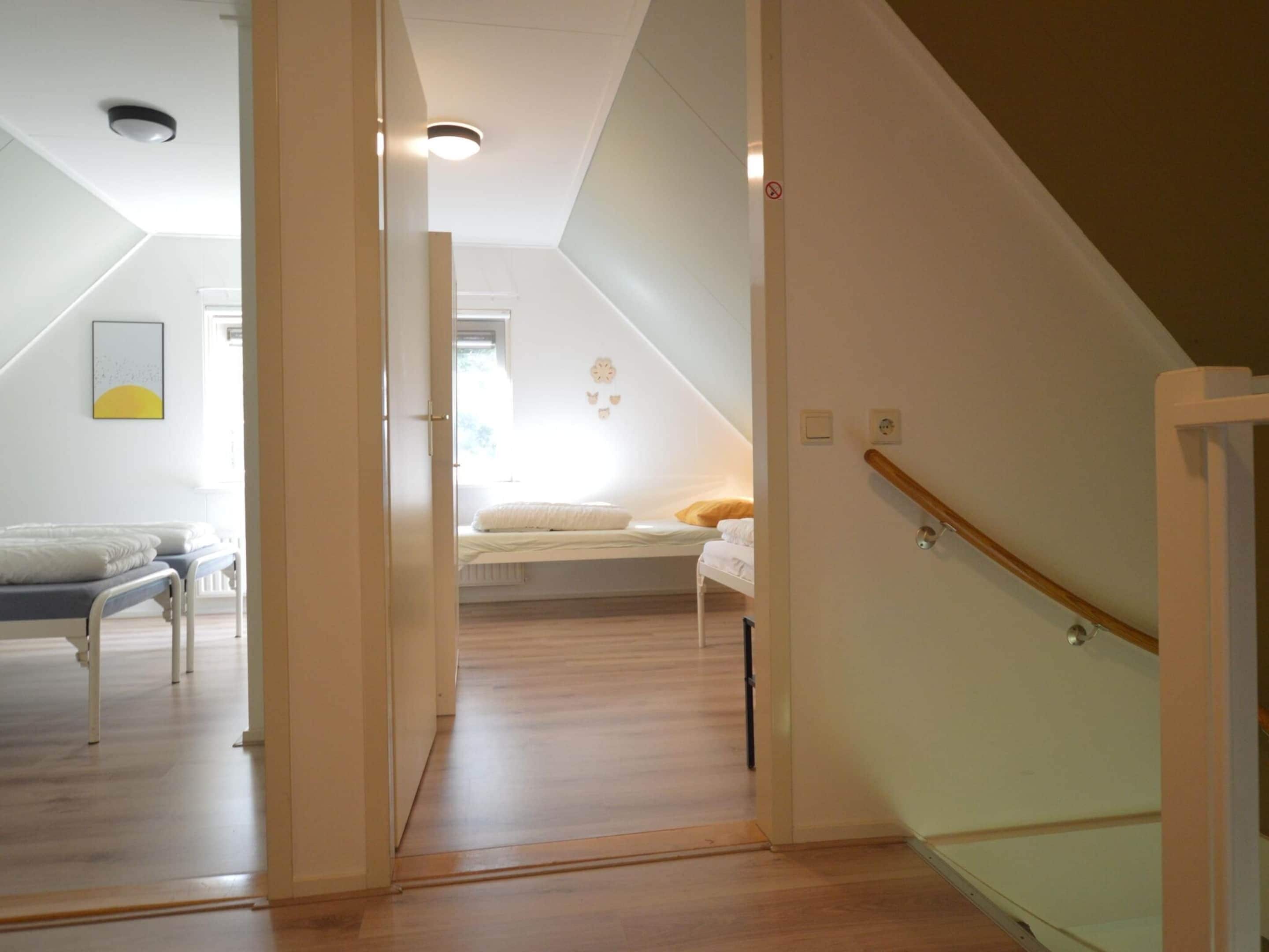 House | 5 bedrooms, individually furnished, bed sheets