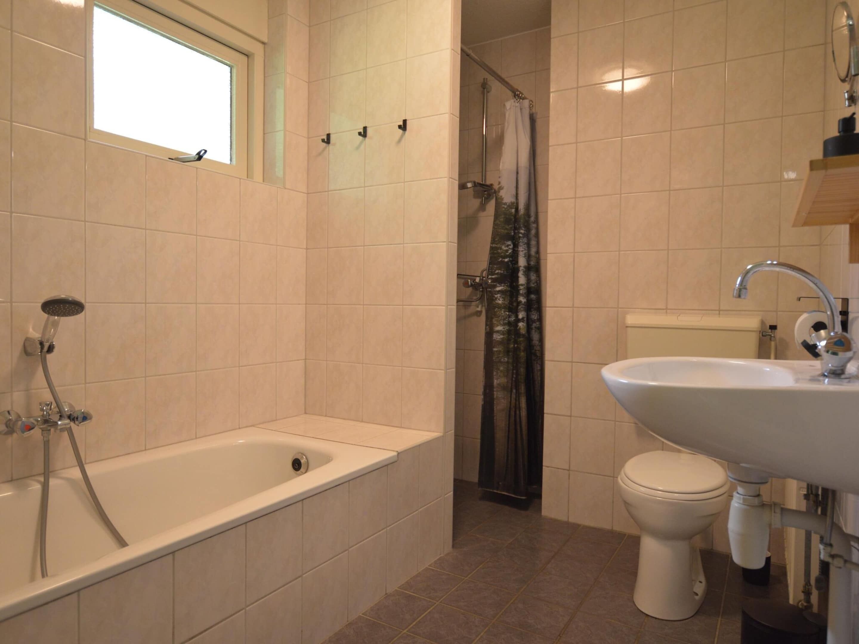 House | Bathroom