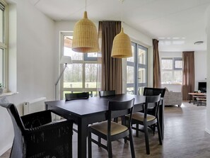 House | Dining - Unique Holiday Home in Noordwolde With Garden (Noordwolde)