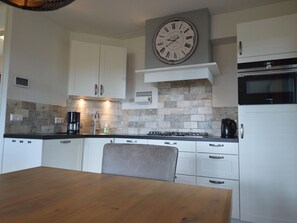 Ferienhaus | Eigene Küche | Kühlschrank, Hochstuhl