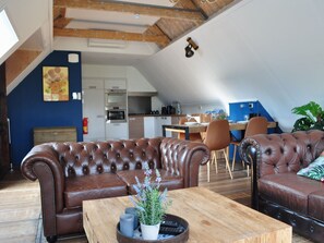 Apartment | Living area - Shed 57b in an old Flour Mill in Haulerwijk (Haulerwijk)