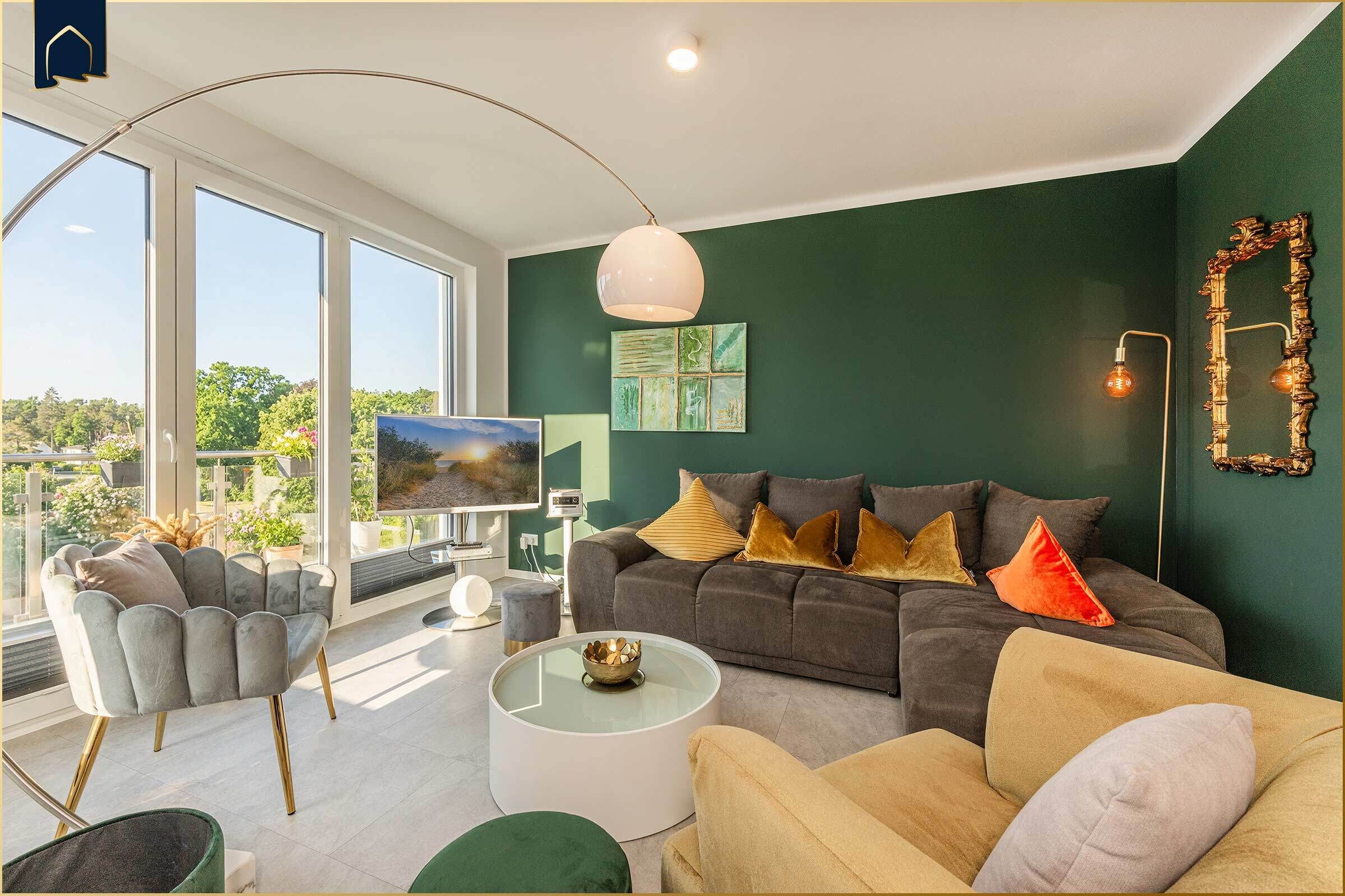 Een televisie, een dvd-speler en een stereo