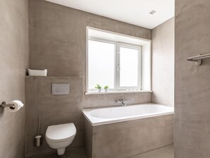 House | Bathroom