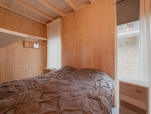 3 bedrooms, individually furnished, bed sheets - Forest House in Norg With Private Sauna (Norg)
