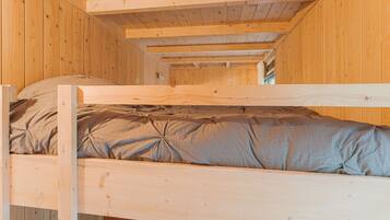 House | 3 bedrooms, individually furnished, bed sheets