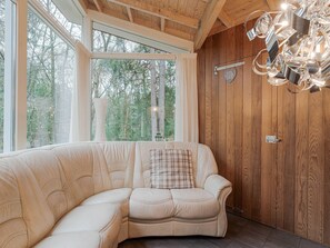 House | Living room - Forest House in Norg With Private Sauna (Norg)