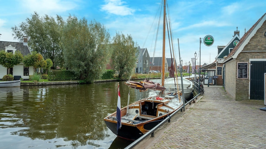 Waterside Stay With Private Jetty