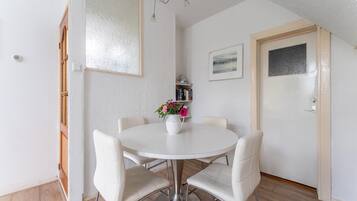 House | Dining