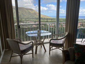 Interior - Ocean & Mountain View Studio in a Resort-Like Complex. Makaha Valley, West Oahu (Waianae)