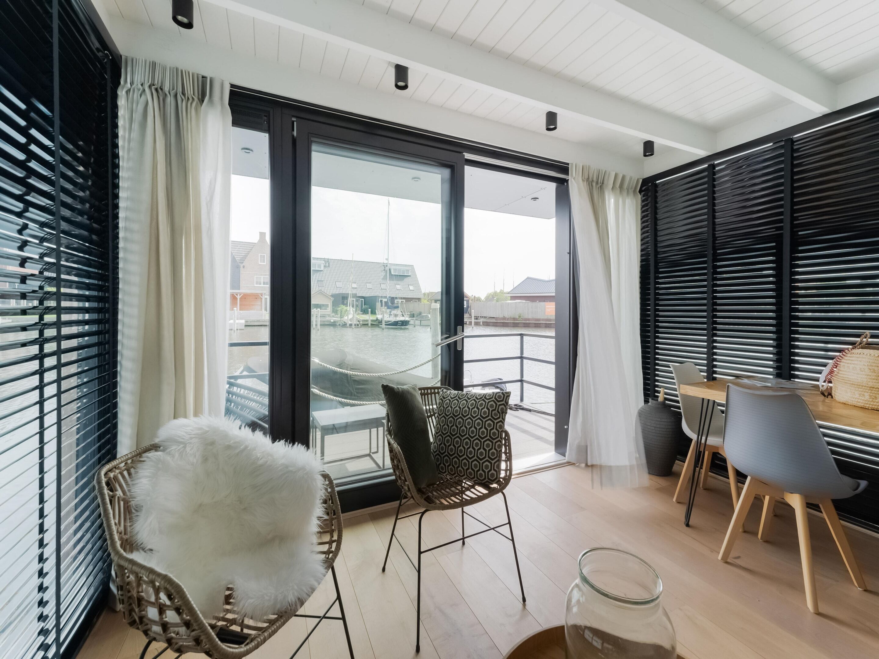 Mobile Home | Dining