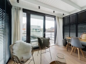 Mobile Home | Dining