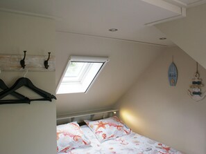 2 habitaciones, muebles diferentes y ropa de cama 