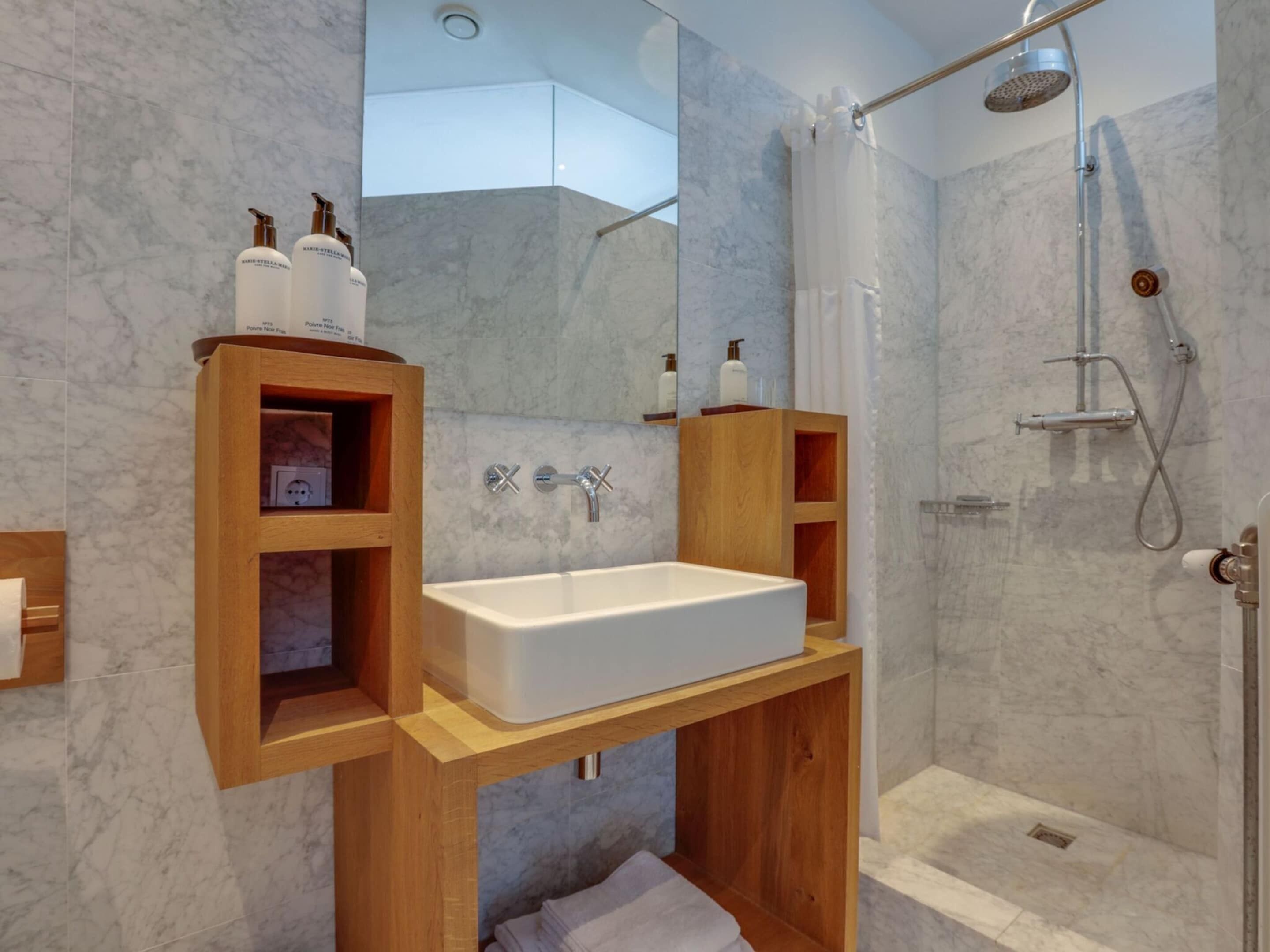 House | Bathroom