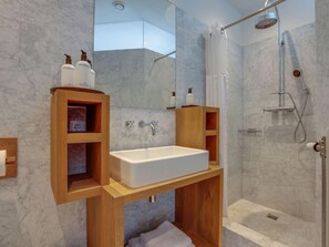 House | Bathroom - Inn in Ternaard Near Heritage (Ternaard)