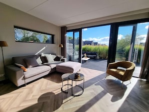 House | Living room - Modern Water Villa on the Frisian Water (Balk)