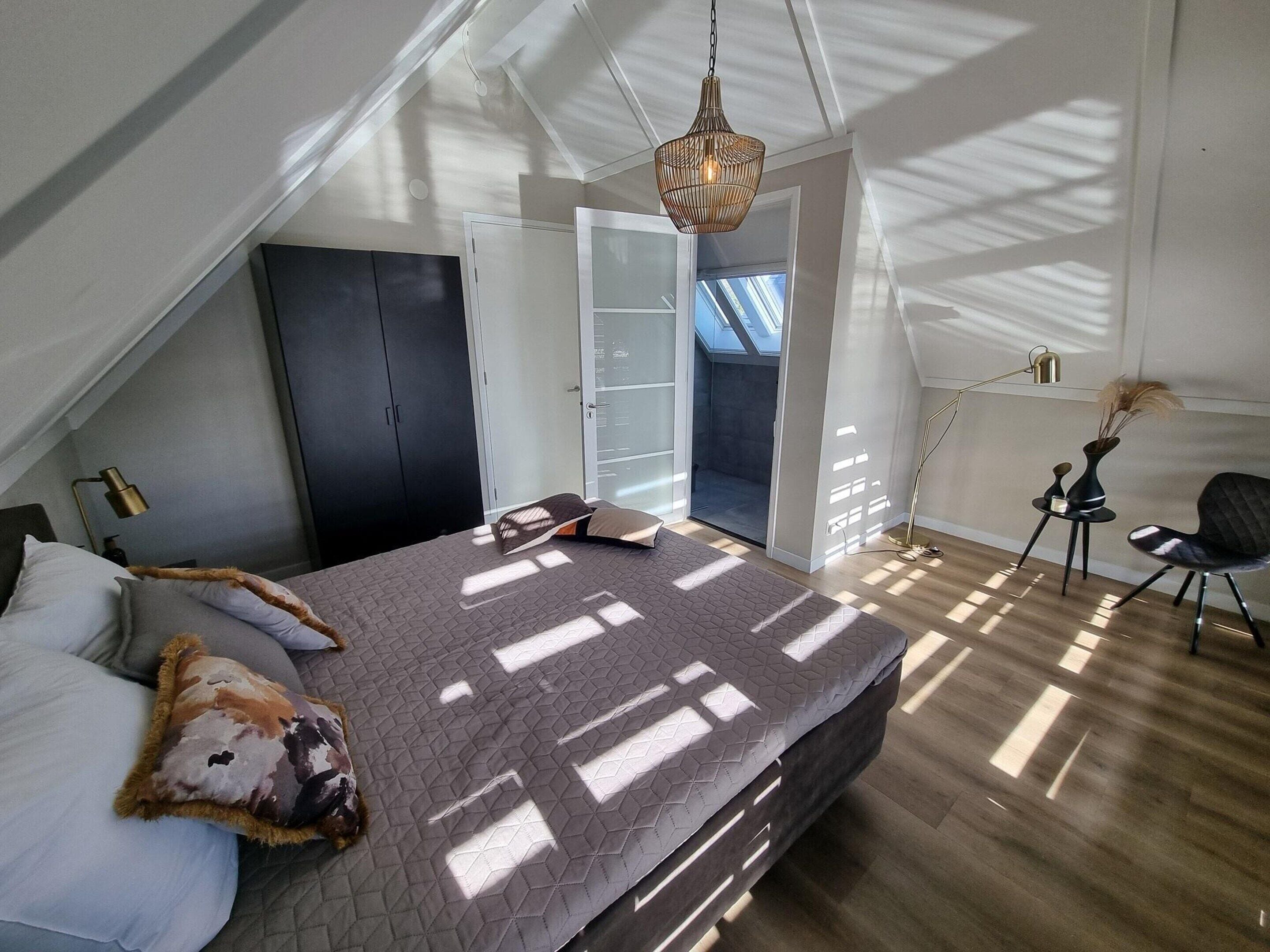 Huis | 4 slaapkamers, individueel gemeubileerd, beddengoed