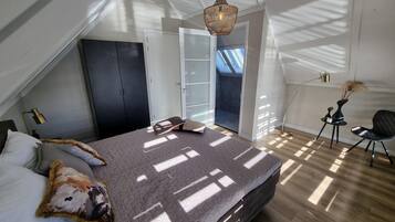 Huis | 4 slaapkamers, individueel gemeubileerd, beddengoed