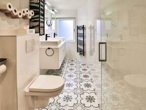 House | Bathroom