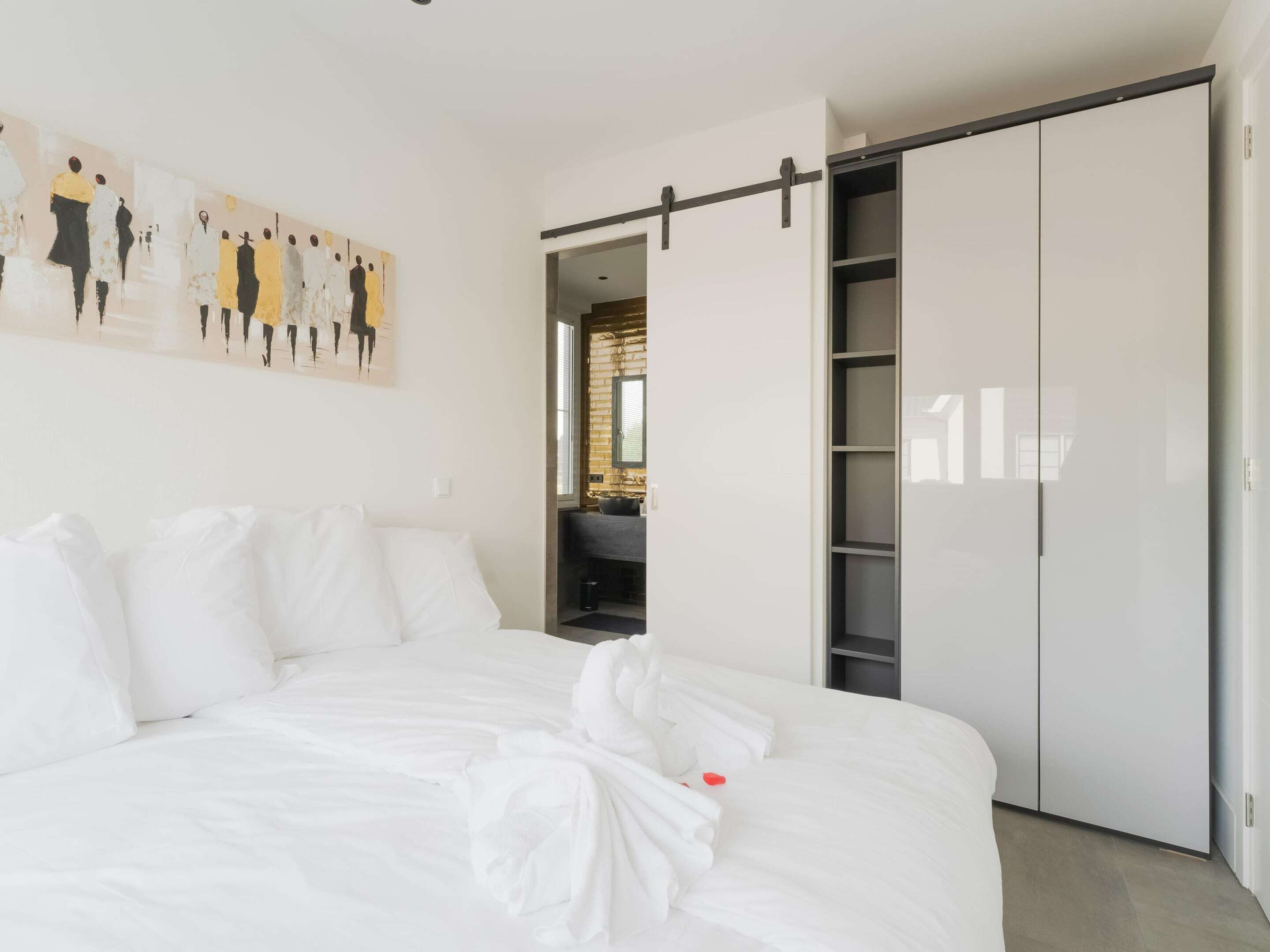 Huis | 4 slaapkamers, individueel gemeubileerd, beddengoed