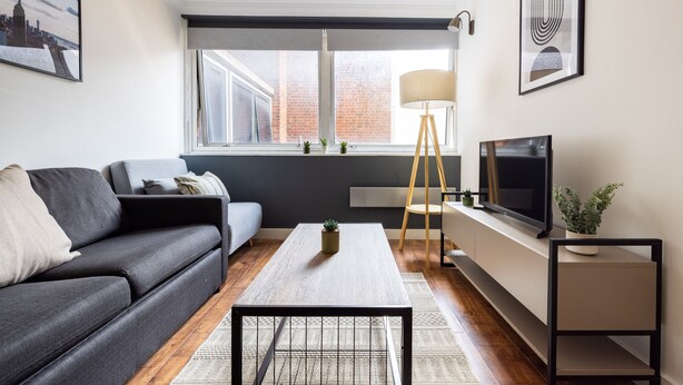 Apartment | Living area | 37-inch TV with cable channels, Netflix, streaming services - The Marylebone Collection (London)