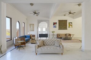 Perincian bahagian dalam