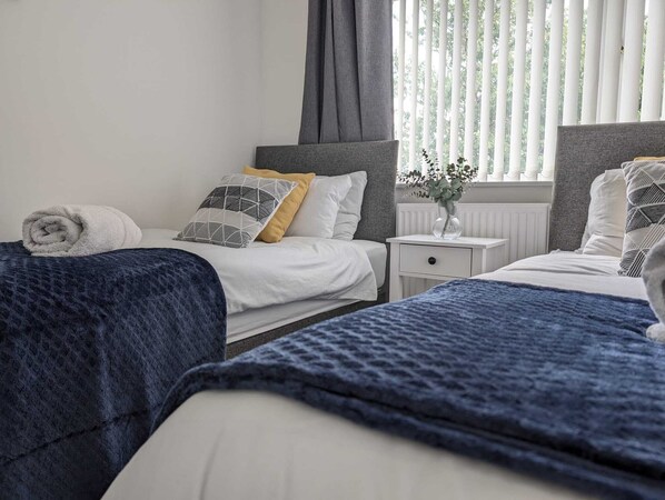 2 chambres, fer et planche à repasser, lit parapluie, Wi-Fi gratuit