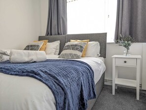 2 chambres, fer et planche à repasser, lit parapluie, Wi-Fi gratuit