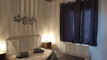 4 habitaciones, tabla de planchar con plancha y cuna de viaje