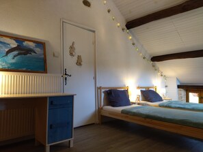4 soverom, strykejern/-brett, reiseseng for barn og wi-fi (inkludert)