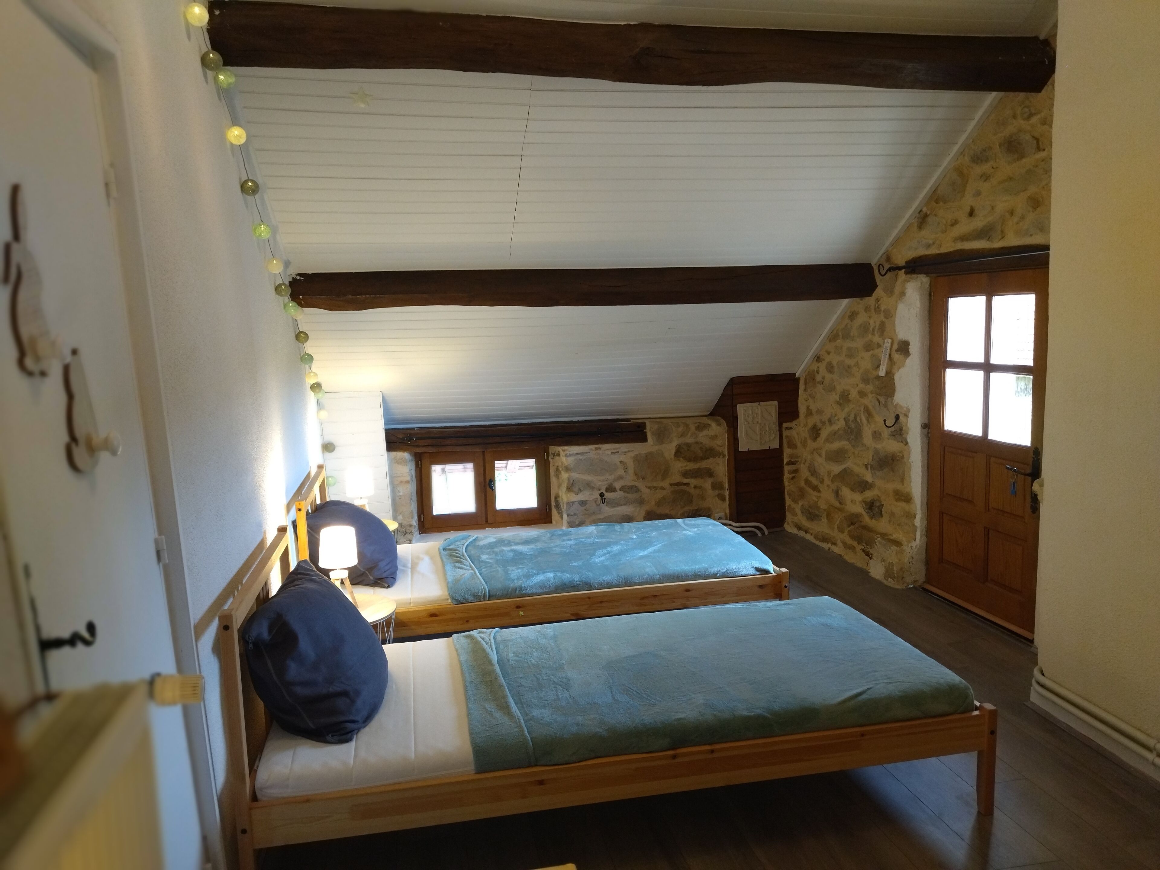 4 chambres, fer et planche à repasser, lit parapluie, Wi-Fi gratuit
