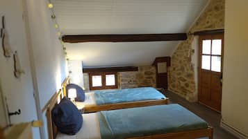 4 chambres, fer et planche à repasser, lit parapluie, Wi-Fi gratuit
